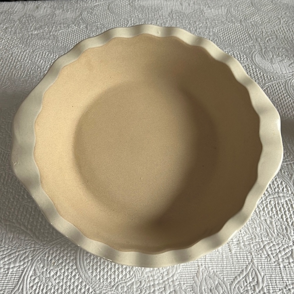 Pampered Chef Stone Pie Plate Like New